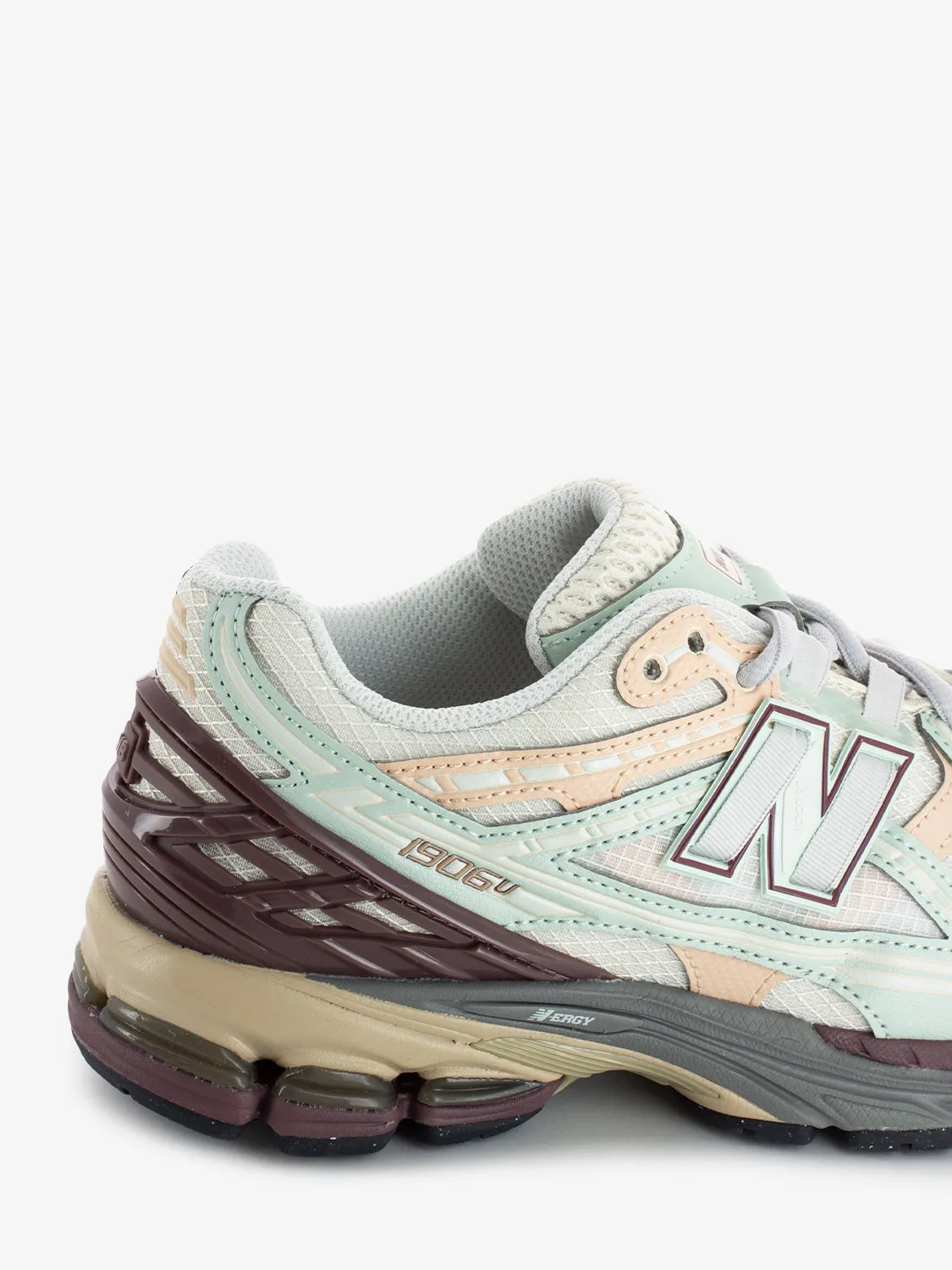 Sneakers M1906ND lifestyle clay ash